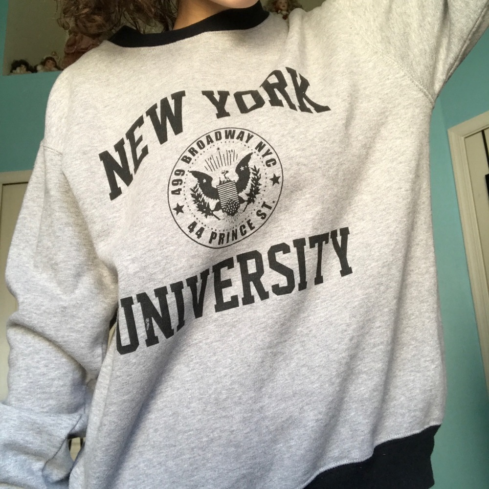 Brandy Melville Fleece crew neck pullover